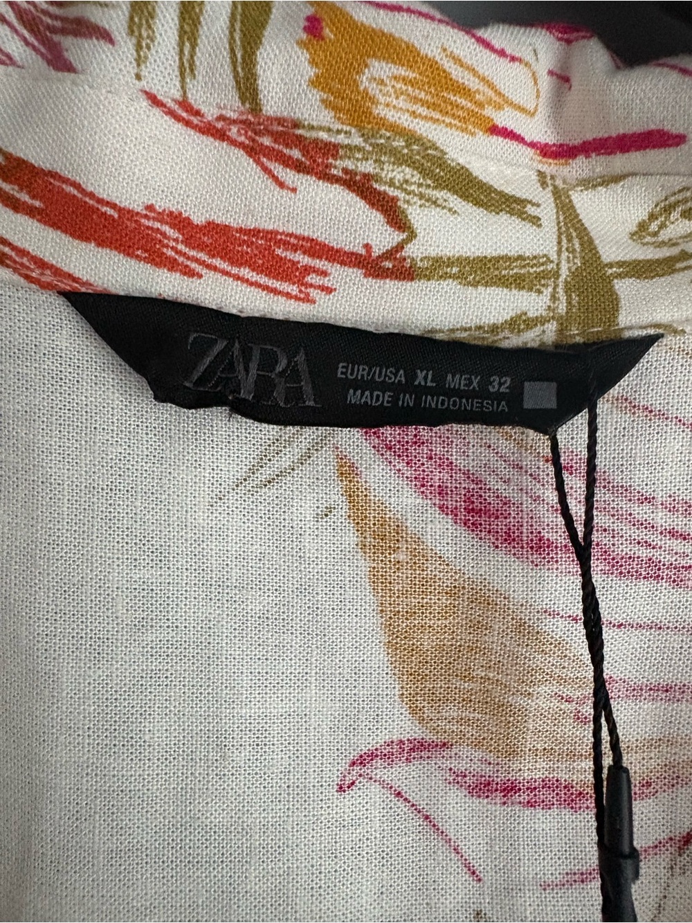 Zara Cream li en blend Maxi Dress with Pink & Yellow Tropical Print - Picture 3 of 9